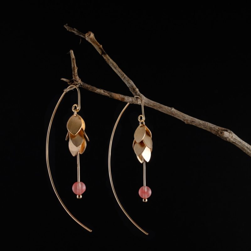 Blütenohrringe aus vielen Plättchen mattiert aus Sterlingsilber rose vergoldet mit Rhodochrosit Perlen