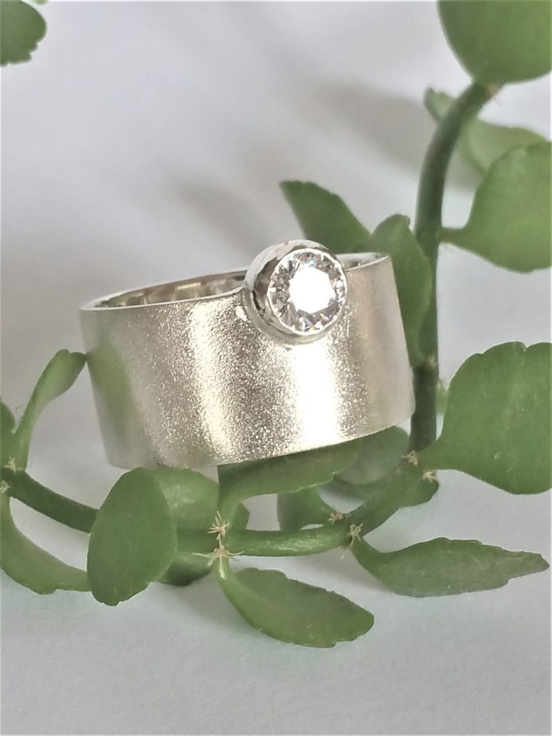 Breiter Solitär Ring Sterlingsilber mit Zirkonia