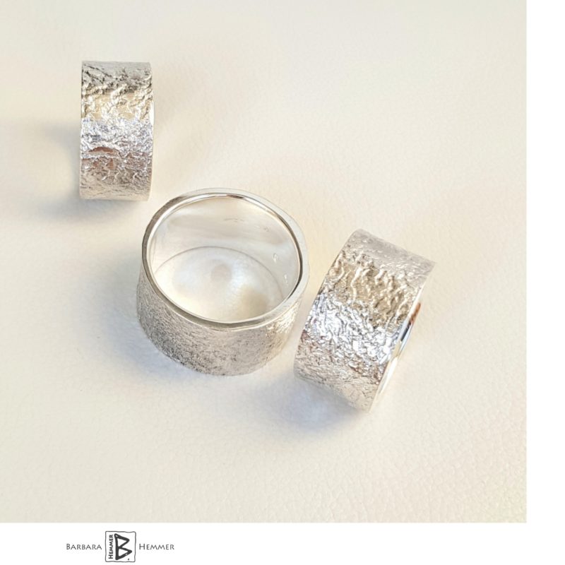 Massive Ringe aus Sterlingsilber mit strukturierter Oberfläche