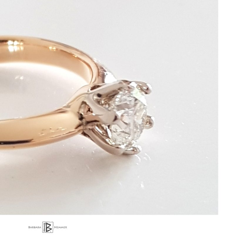 Verlobungsring aus 18Kt Roségold, Fassung aus 18Kt Weißgold