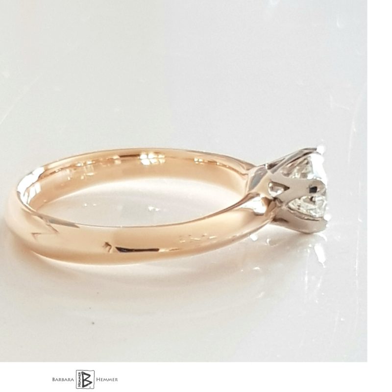 Verlobungsring aus 18Kt Roségold, Fassung aus 18Kt Weißgold