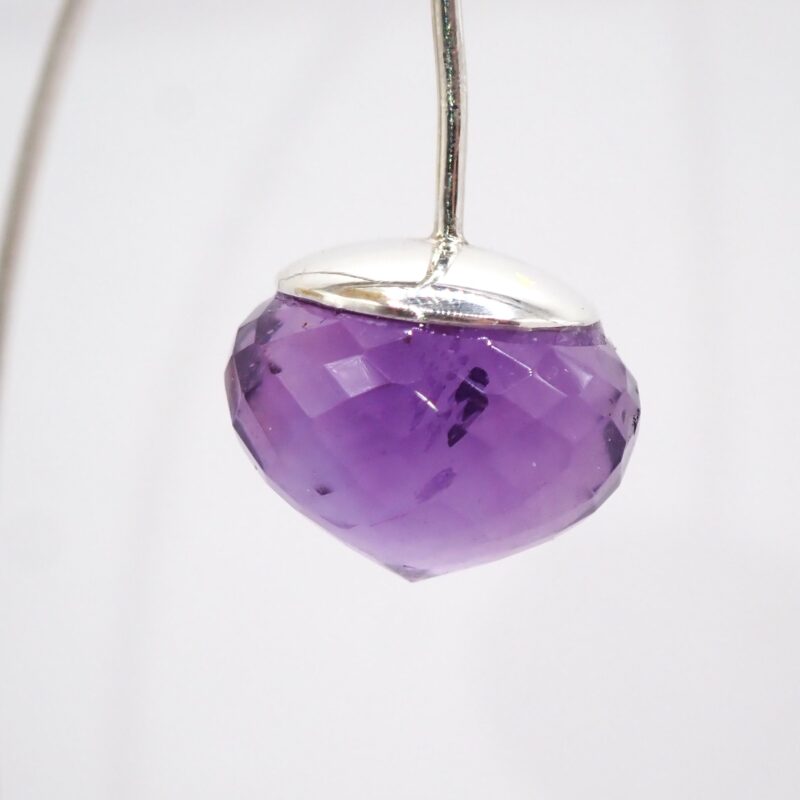 Amethyst Ohrringe aus Sterlingsilber mit facettierten Amethyst Zwiebeln, 8cm lang