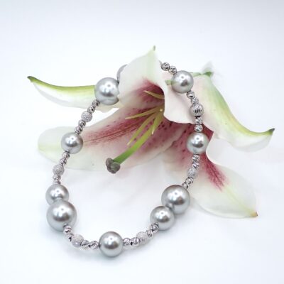 Shell-Perlenarmband Grau, elastisch, mit Glitzerperlen aus Sterlingsilber